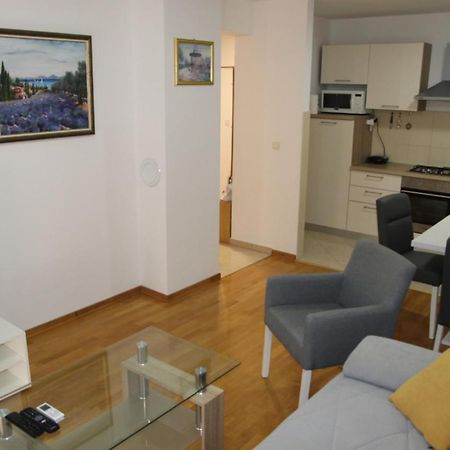 Apartment Pearl-Free Parking Makarska Esterno foto