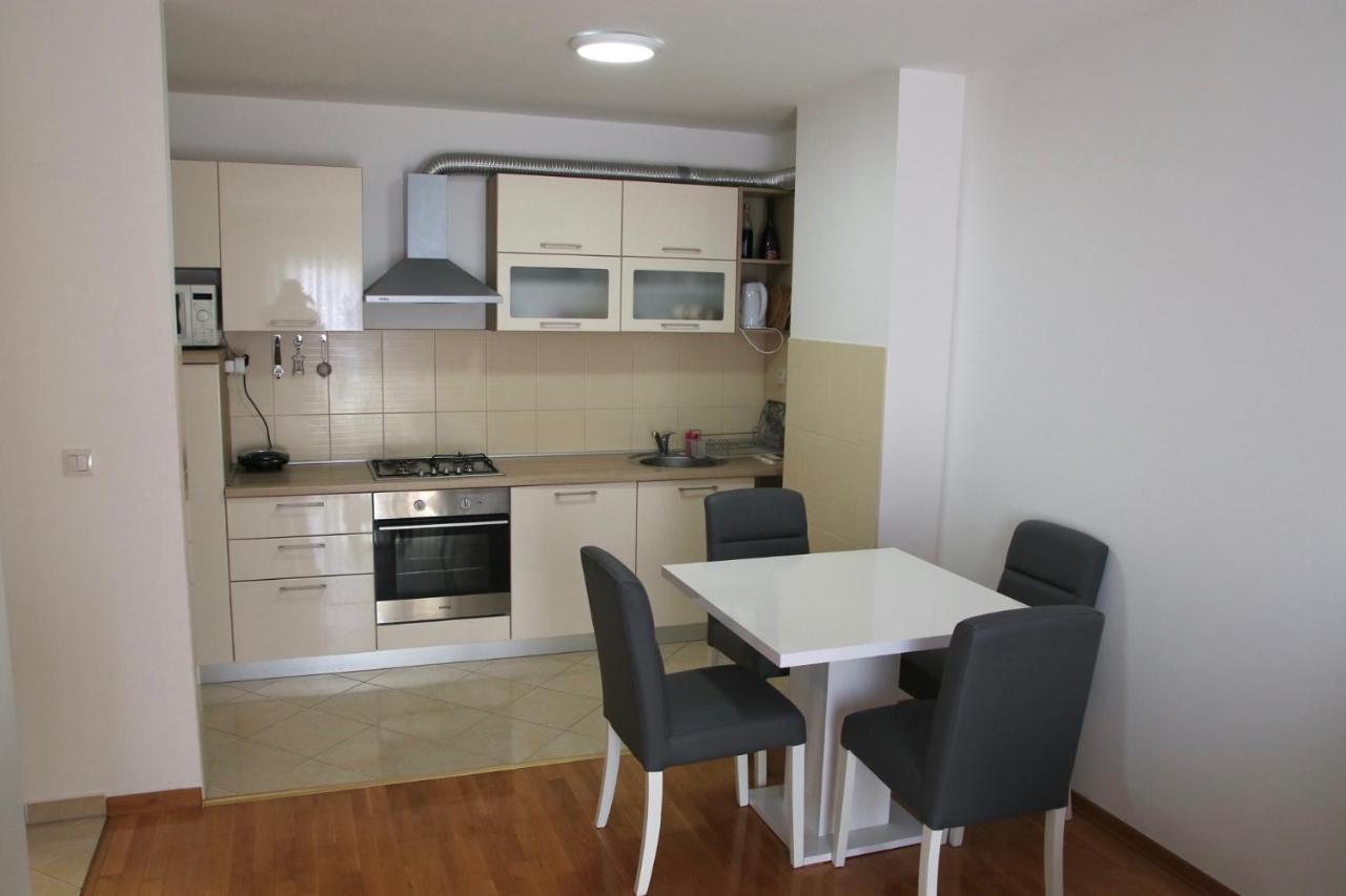 Apartment Pearl-Free Parking Makarska Esterno foto