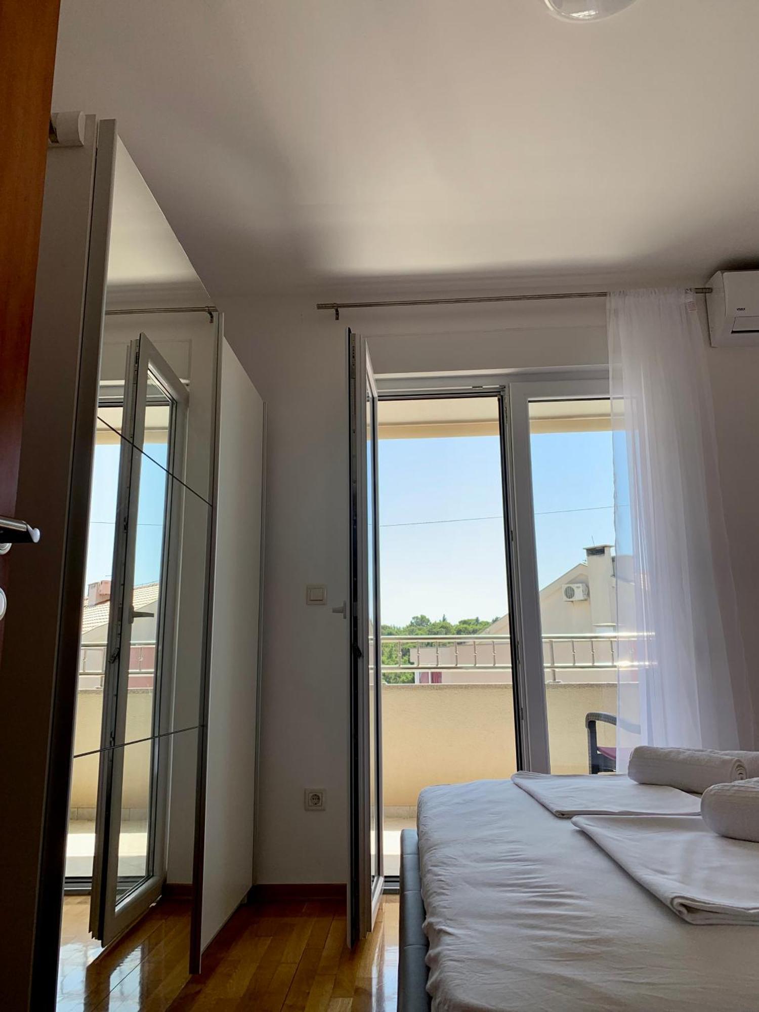 Apartment Pearl-Free Parking Makarska Esterno foto